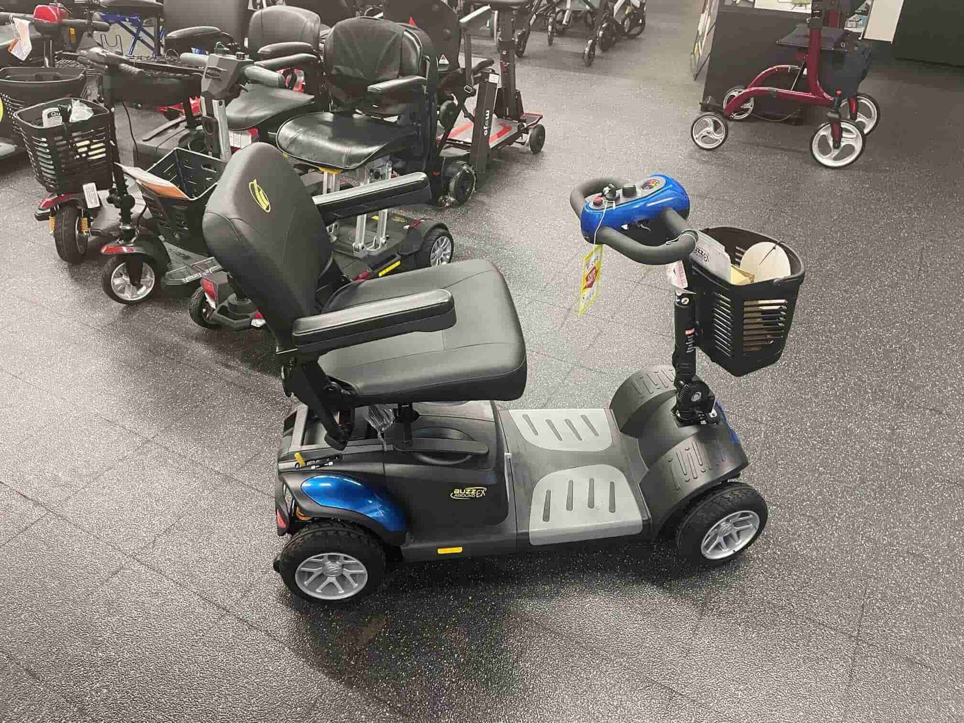 Golden Technologies BuzzAround EX Extreme 4-Wheel Heavy Duty Long Range Travel Scooter 2