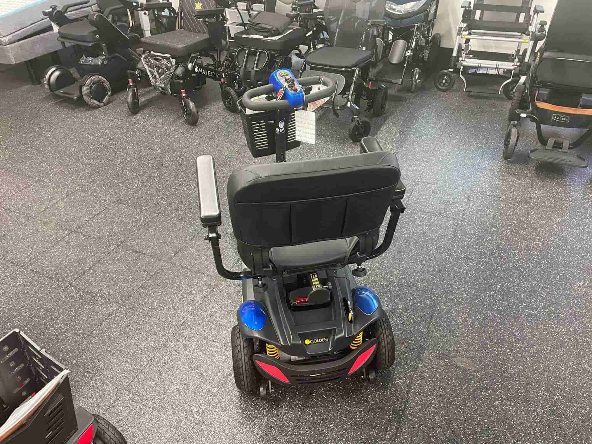 Golden Technologies BuzzAround EX Extreme 4-Wheel Heavy Duty Long Range Travel Scooter