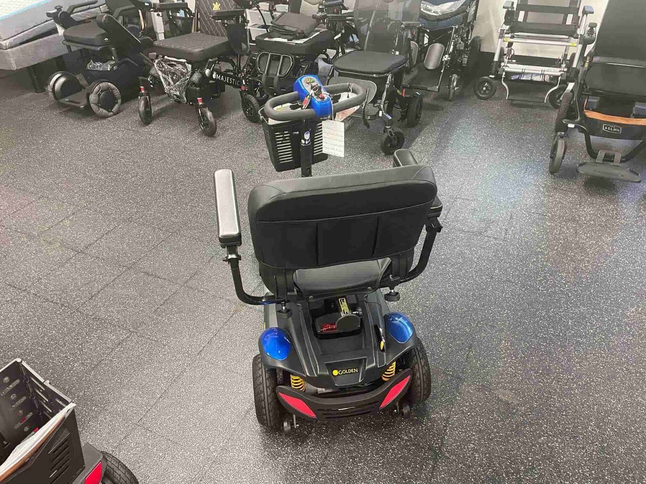 Golden Technologies BuzzAround EX Extreme 4-Wheel Heavy Duty Long Range Travel Scooter