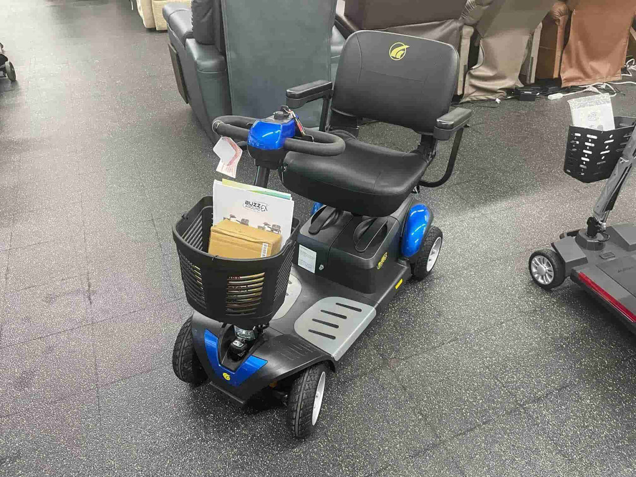 Golden Technologies BuzzAround EX Extreme 4-Wheel Heavy Duty Long Range Travel Scooter